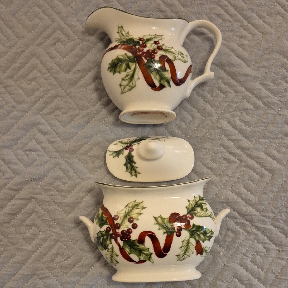 Charter Club Winter Garland Festive Holly Creamer and Sugar Set
